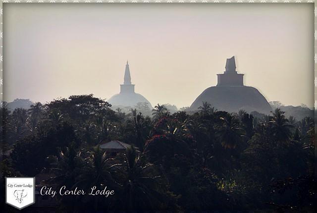 City Centre Lodge Ponnarankulama エクステリア 写真