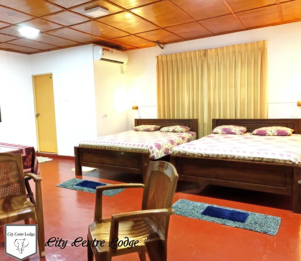 City Centre Lodge Ponnarankulama エクステリア 写真